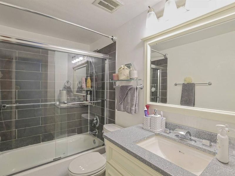 4905 Chalet Drive, Unit 111, Saint Bernard, OH 45217 Photo 13