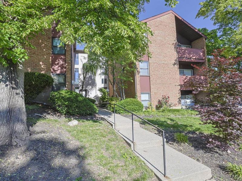 4905 Chalet Drive, Unit 111, Saint Bernard, OH 45217 Photo 2