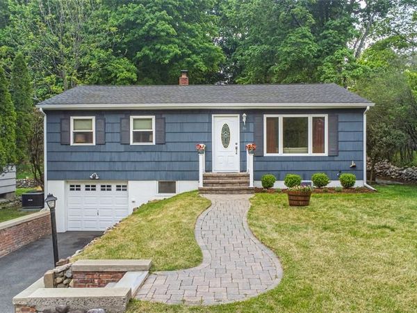 86 Minnehaha Boulevard, OAKLAND, NJ 07436