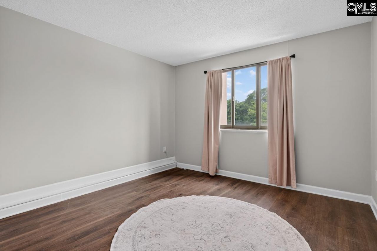 1825 St.julian Place  Photo 4