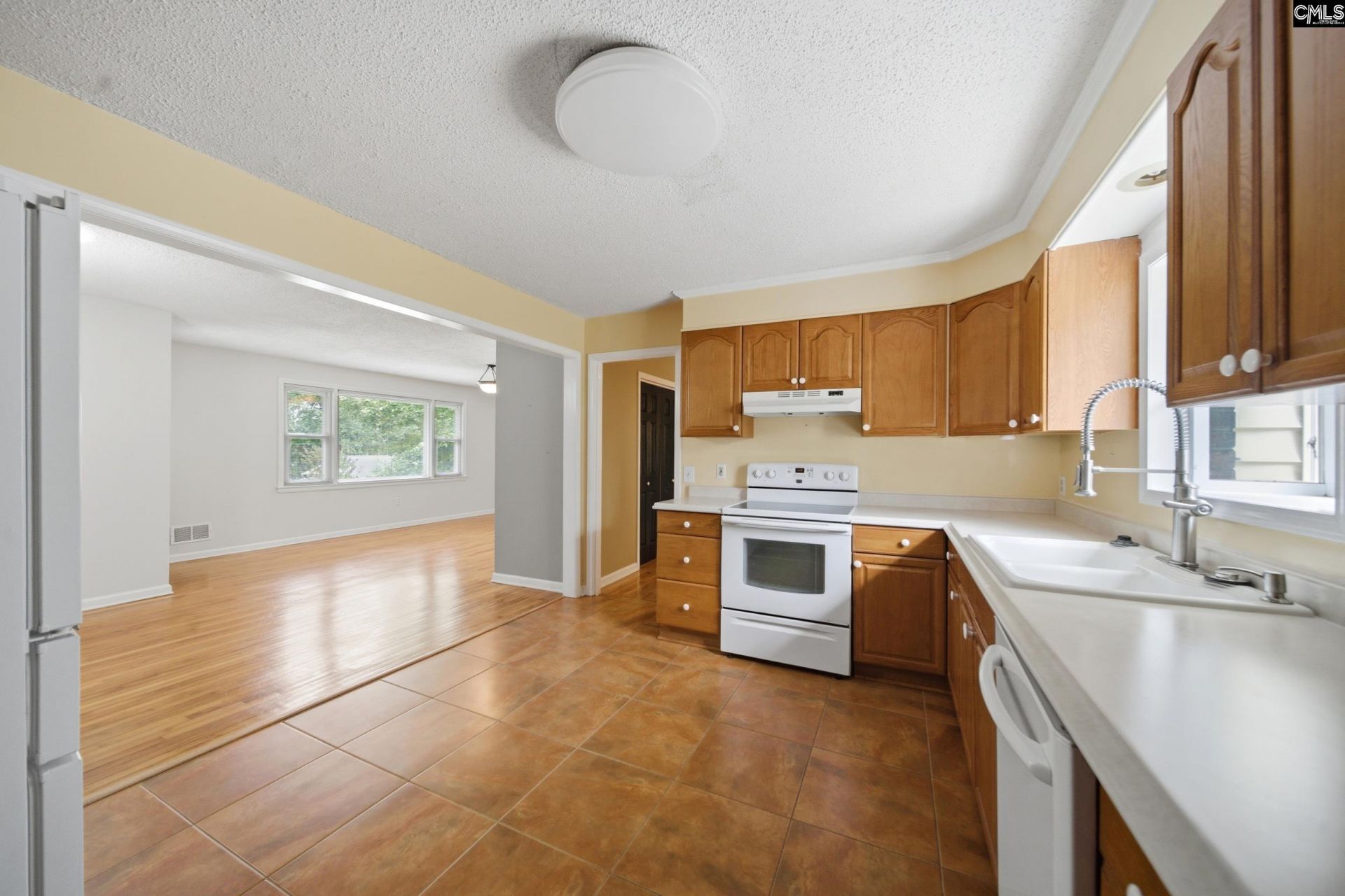 306 Auburn Road Photo 10