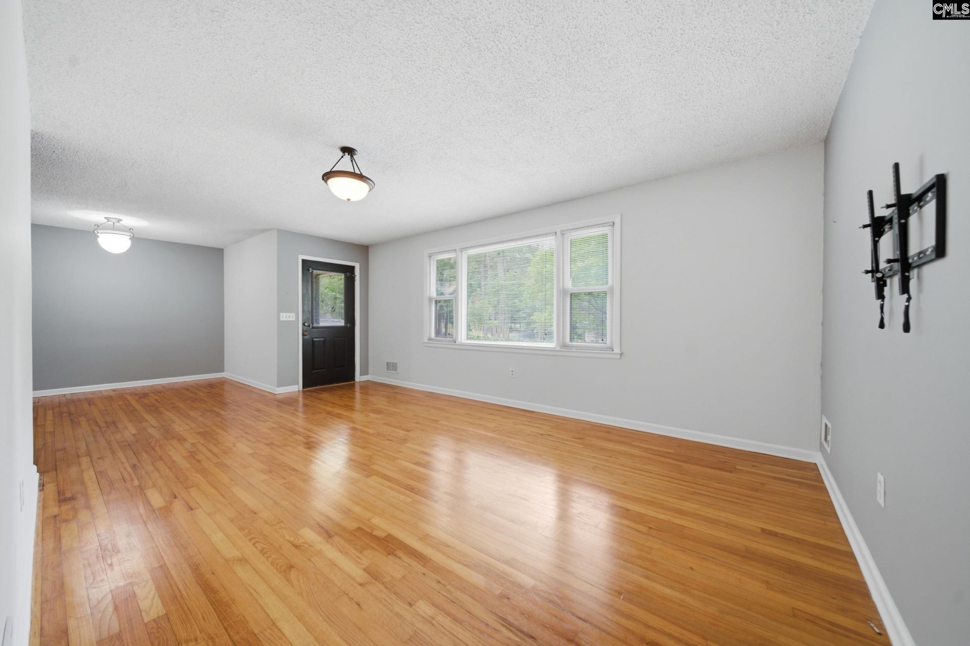 306 Auburn Road Photo 7