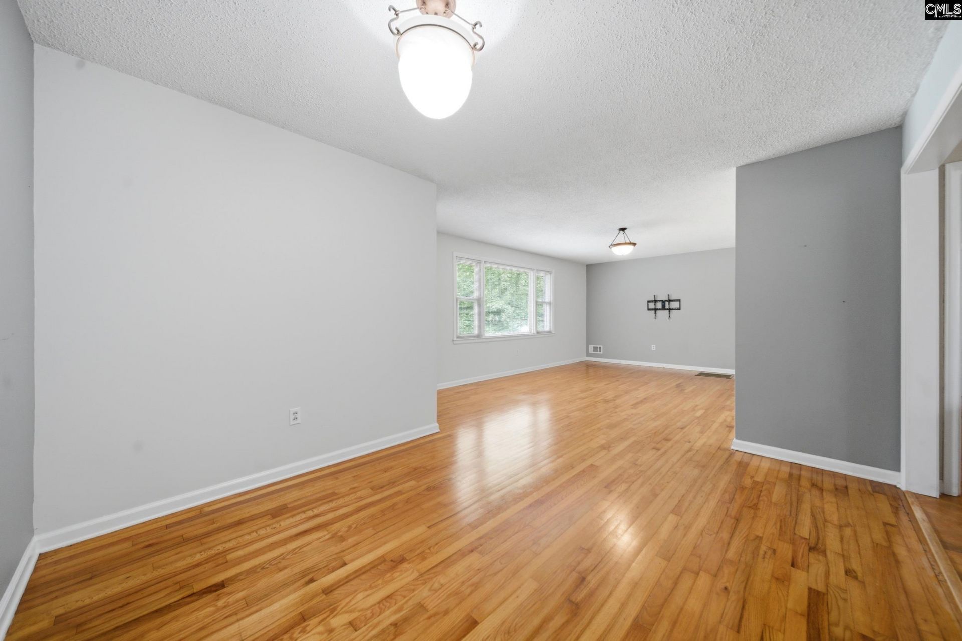 306 Auburn Road Photo 8