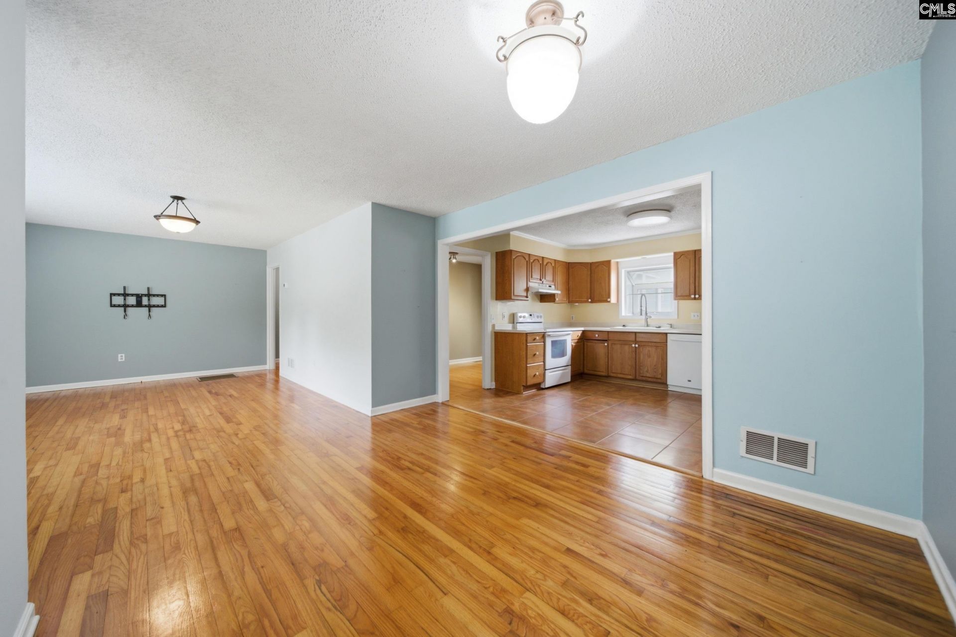 306 Auburn Road Photo 9