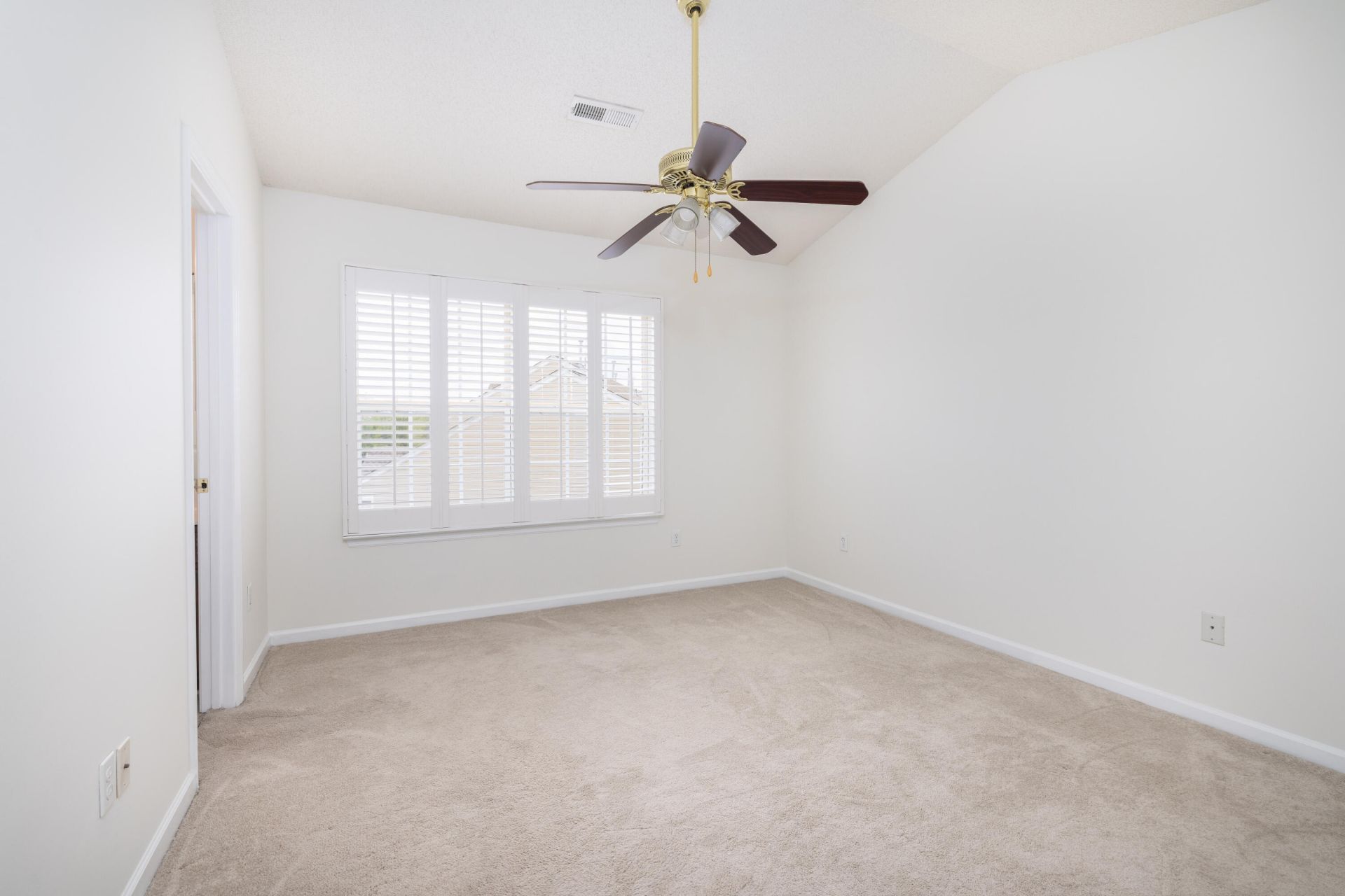 126 Brockman Way Photo 11