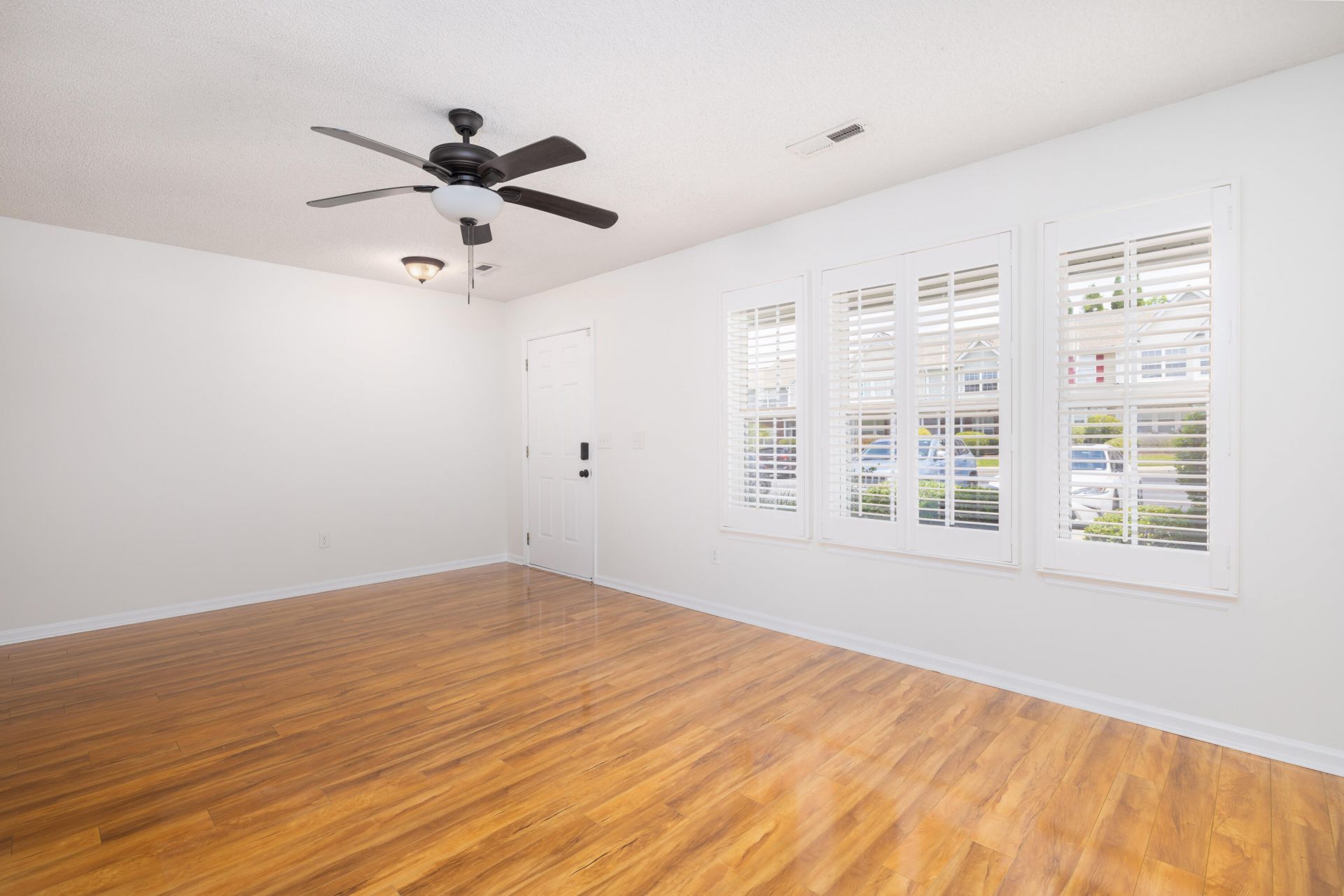 126 Brockman Way Photo 4