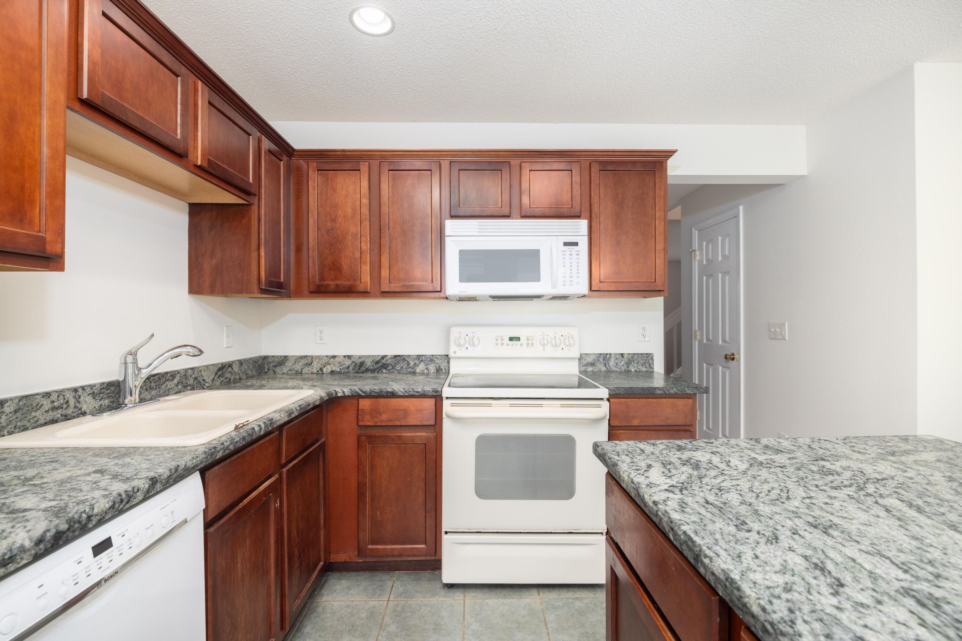 126 Brockman Way Photo 7