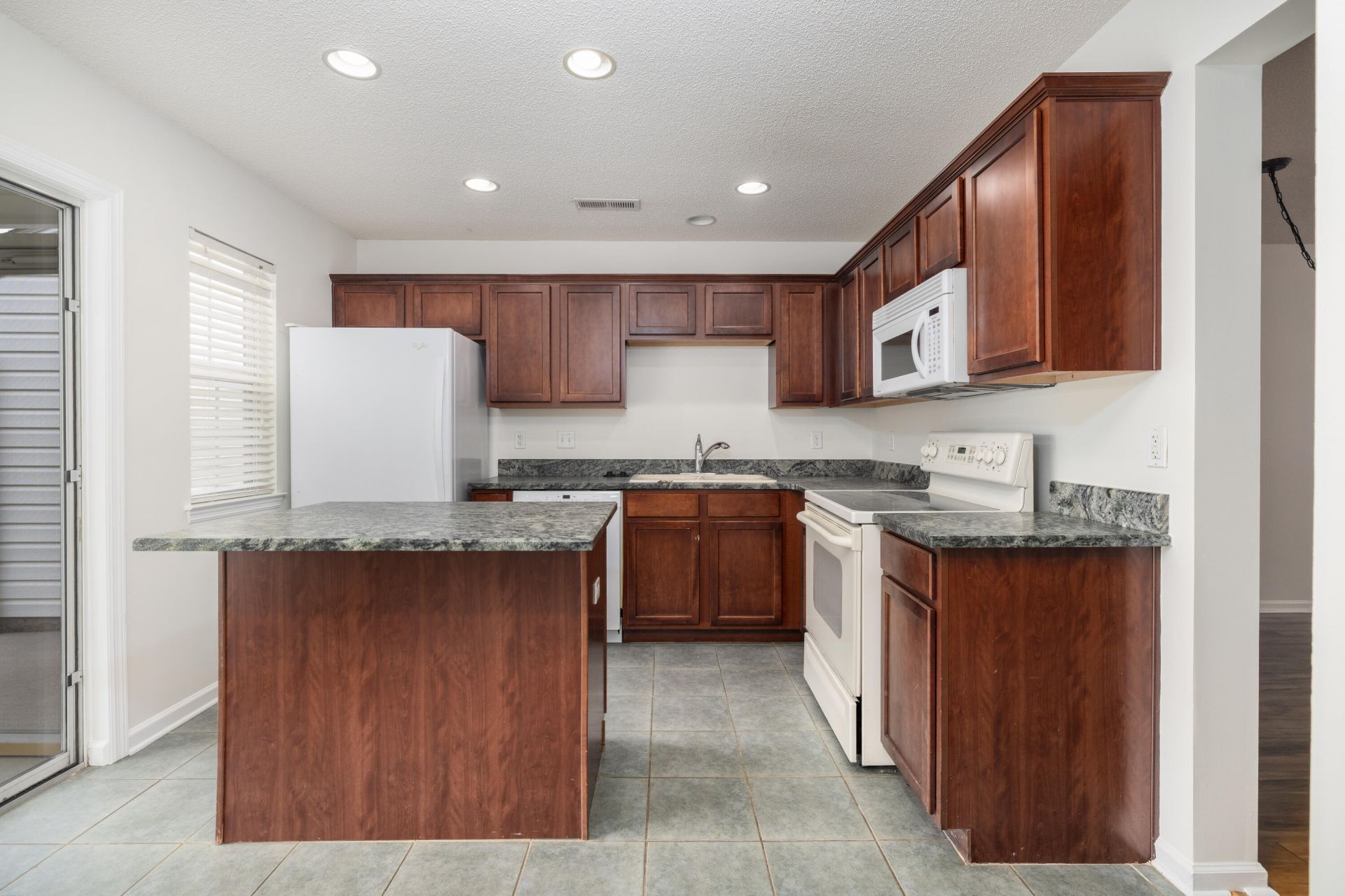 126 Brockman Way Photo 9