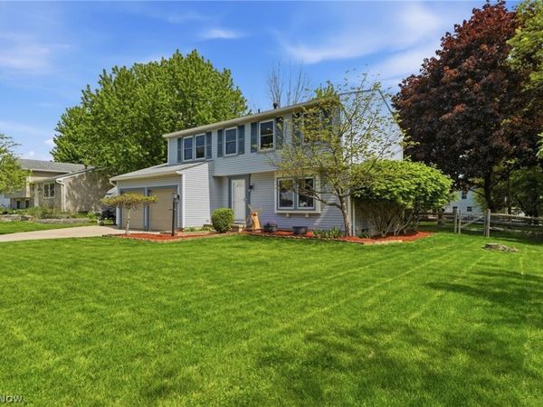 915 Old Farm Trail, Medina, OH 44256