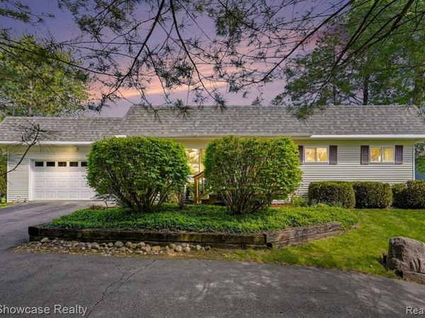 4200 Woodcock Way, Highland Twp, MI 48357