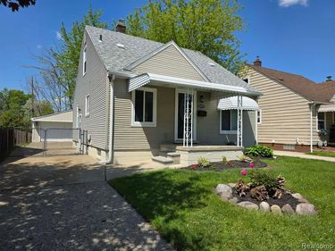 29571 Kelly Road , Roseville, MI 48066