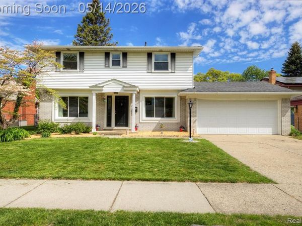32612 Lyndon Street, Livonia, MI 48154