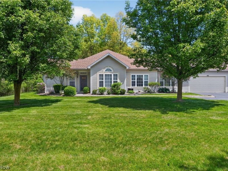15 Hunters Woods Boulevard , Unit B, Canfield, OH 44406 Photo 1