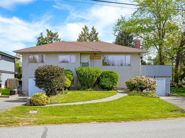 14 Kingham Pl, View Royal, BC V9B 1L7