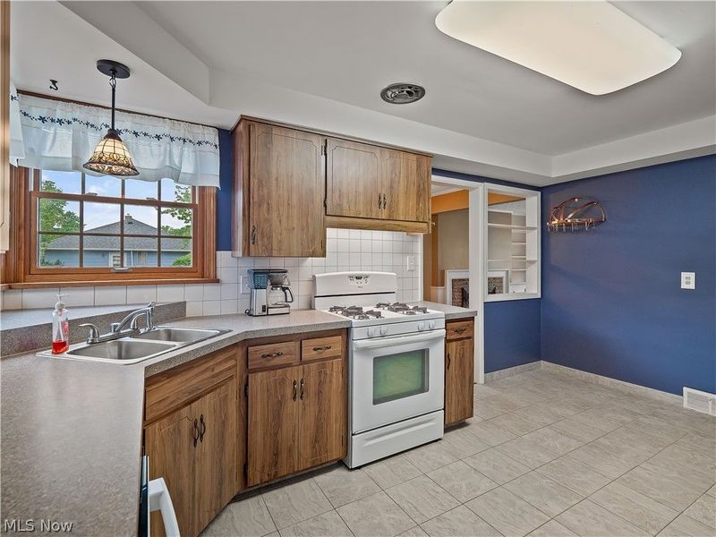 7393 Nethersole Drive, Middleburg Heights, OH 44130 Photo 12