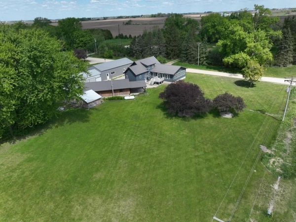2496 239th Street, New Hampton, IA 50659