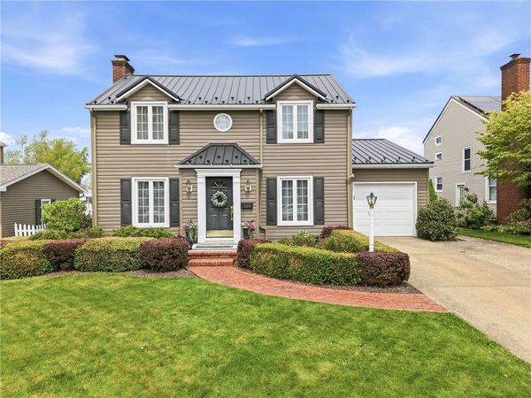 924 Mayfield Rd , Sharpsville, PA 16150