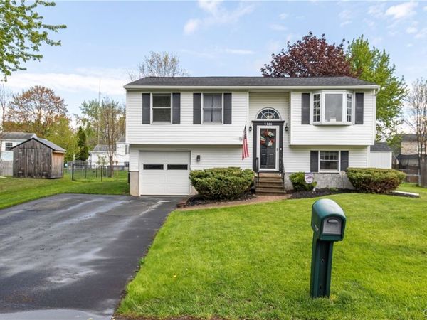 5386 Tourmaline Drive , Clay, NY 13041