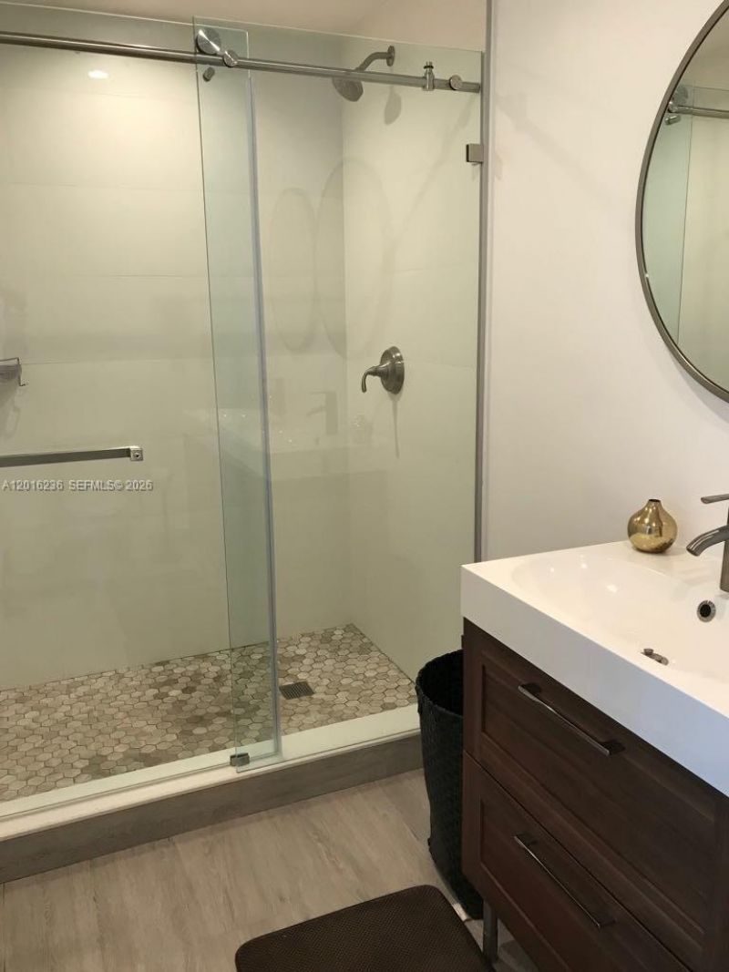 5055 Collins Ave , Unit 14A, Miami Beach, FL 33140 Photo