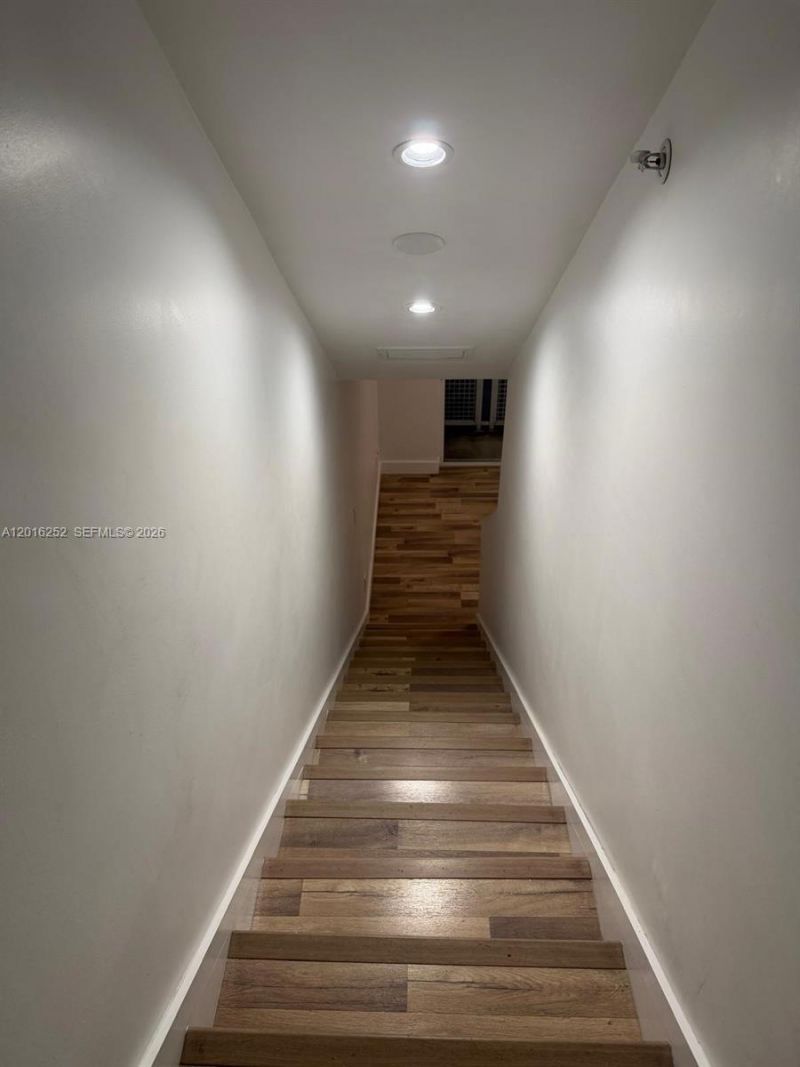 450 SW 3rd St , Unit 8, Miami, FL 33130 Photo