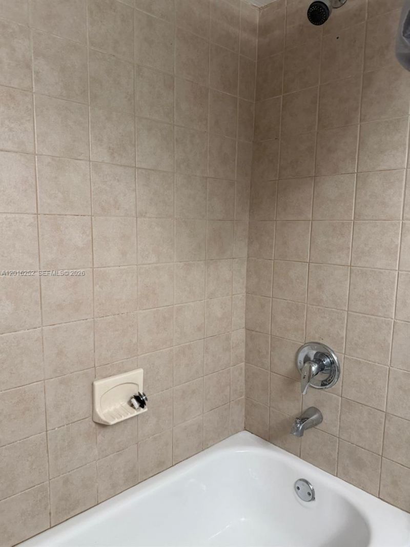 450 SW 3rd St , Unit 8, Miami, FL 33130 Photo