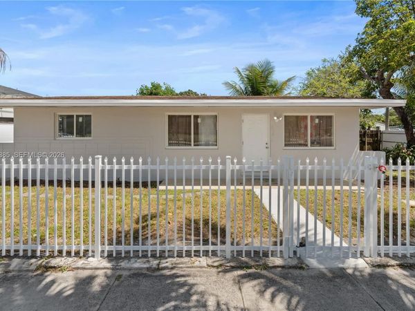 8400 NW 24th Ct , Miami, FL 33147
