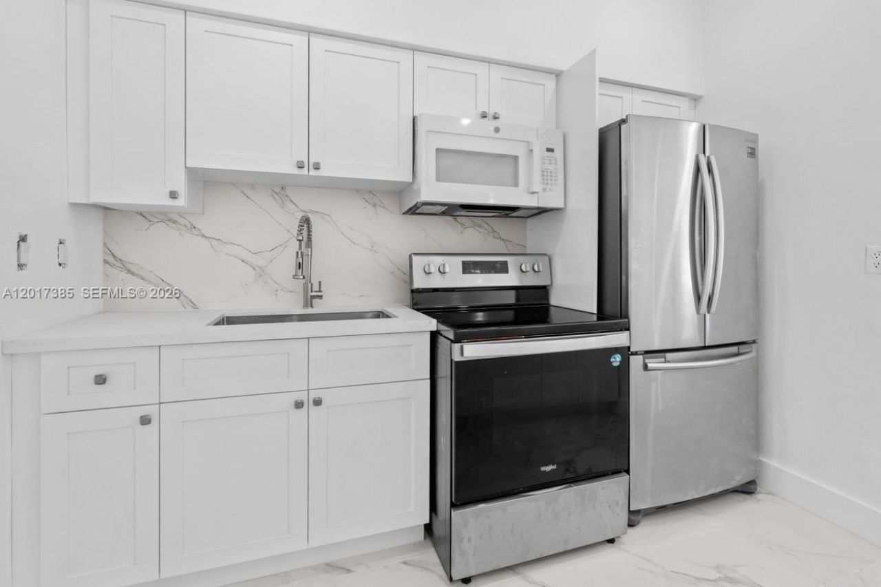 8400 NW 24th Ct, Miami, FL 33147 Photo