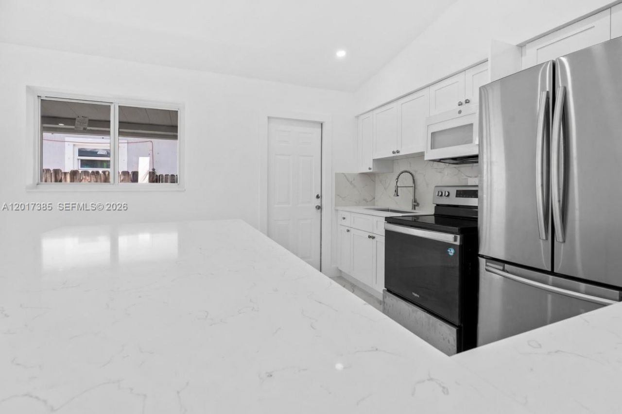 8400 NW 24th Ct, Miami, FL 33147 Photo