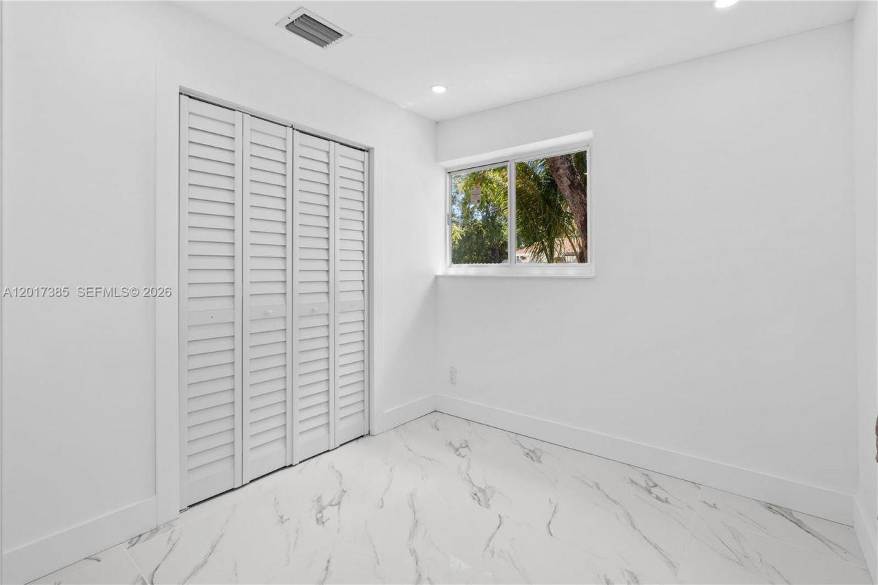 8400 NW 24th Ct, Miami, FL 33147 Photo