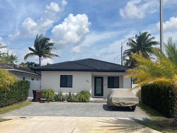 897 E 20th St , Hialeah, FL 33013