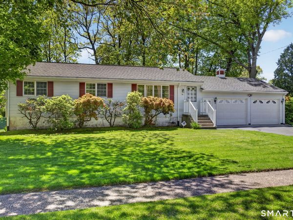 12 Oak Hill, East Haven, CT 06513
