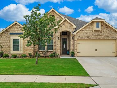 8628 Cloudyway Drive, Fort Worth, TX 76123