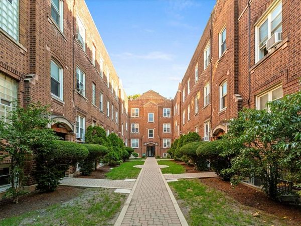 658 W Oakdale Avenue , Unit 2C, Chicago, IL 60657
