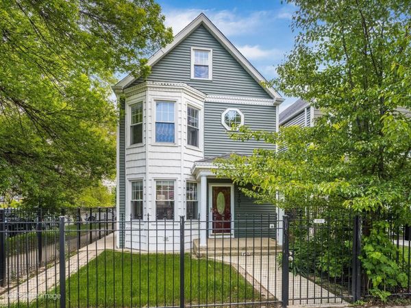 3701 W Palmer Street , Chicago, IL 60647