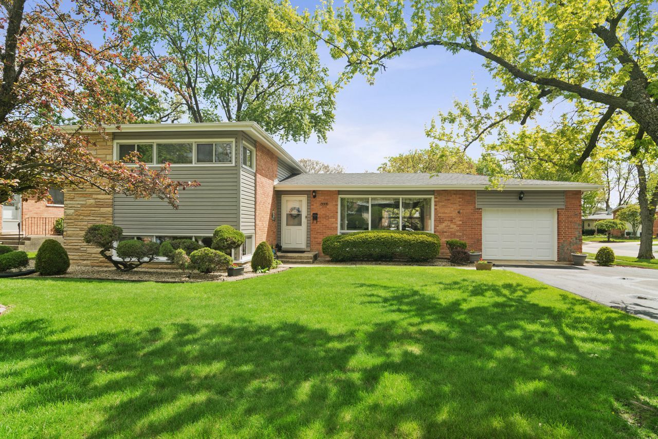555 S Cedar Street, Palatine, IL 60067 Main Photo