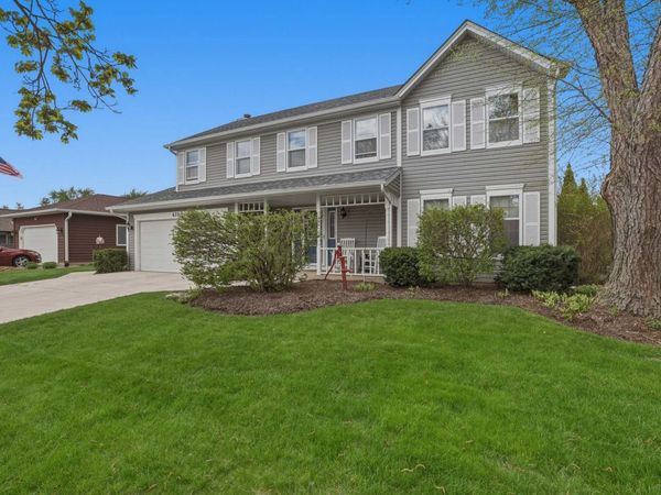 637 N Lyle Avenue , Elgin, IL 60123