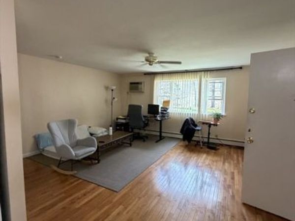 49 Jacqueline Rd, Unit 6, Waltham, MA 02452