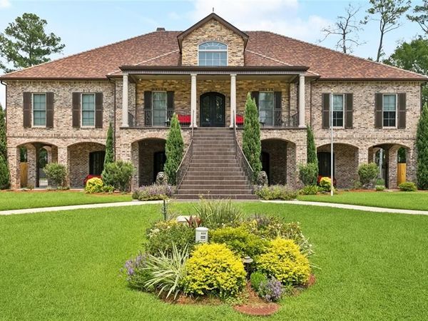 408 W CHASE Court , Mandeville, LA 70448