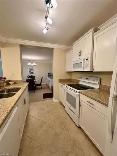 555 Park Shore Dr, Unit B205, Naples, FL 34103 Photo