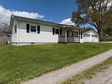 88 Curtis Lane, Belington, WV 26250