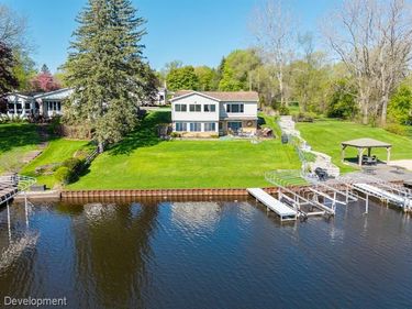8081 Granada Avenue, Brighton Twp, MI 48114