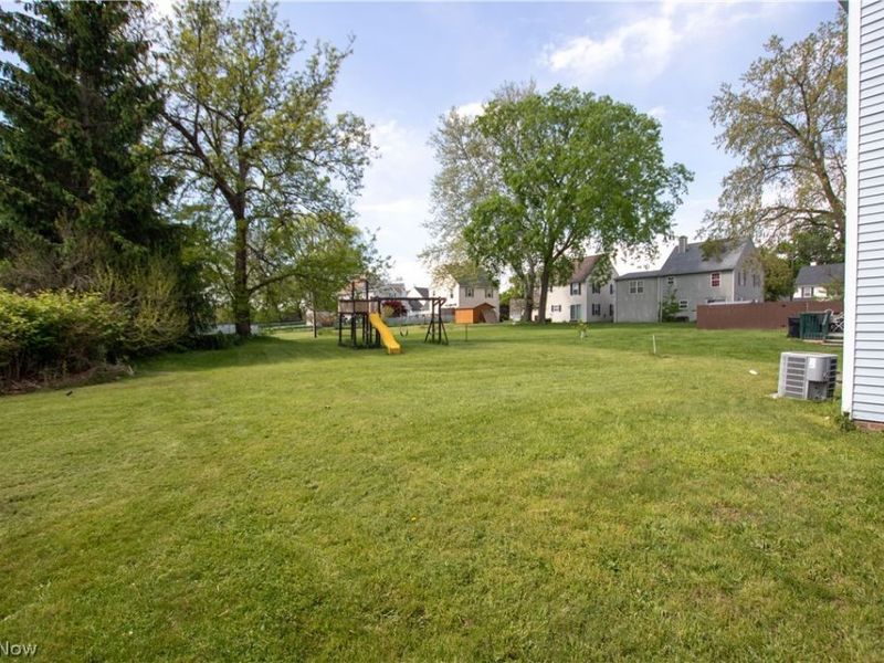 10540 Clairdoan Avenue, Cleveland, OH 44108 Photo 32
