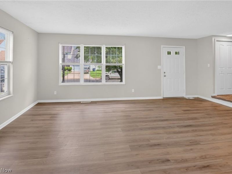 10540 Clairdoan Avenue, Cleveland, OH 44108 Photo 7