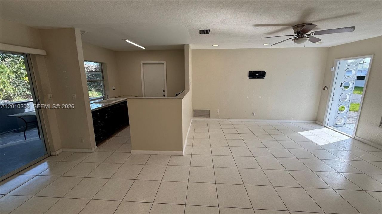 3021 NW 2nd Ave, Pompano Beach, FL 33064 Photo
