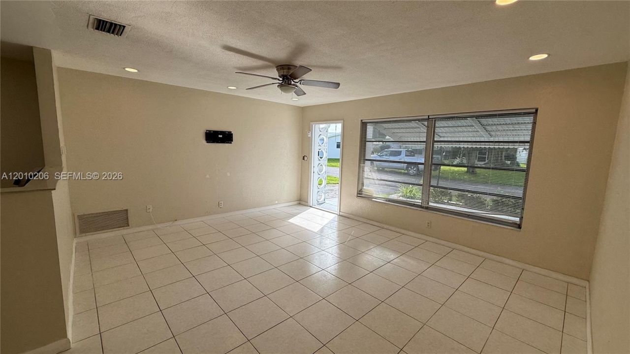 3021 NW 2nd Ave, Pompano Beach, FL 33064 Photo