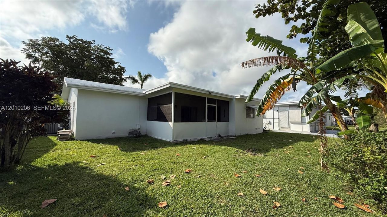 3021 NW 2nd Ave, Pompano Beach, FL 33064 Photo