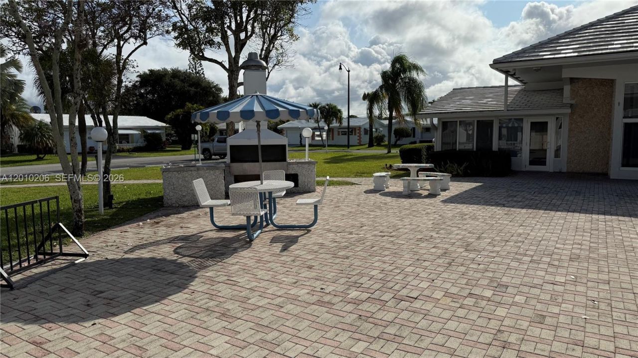 3021 NW 2nd Ave, Pompano Beach, FL 33064 Photo