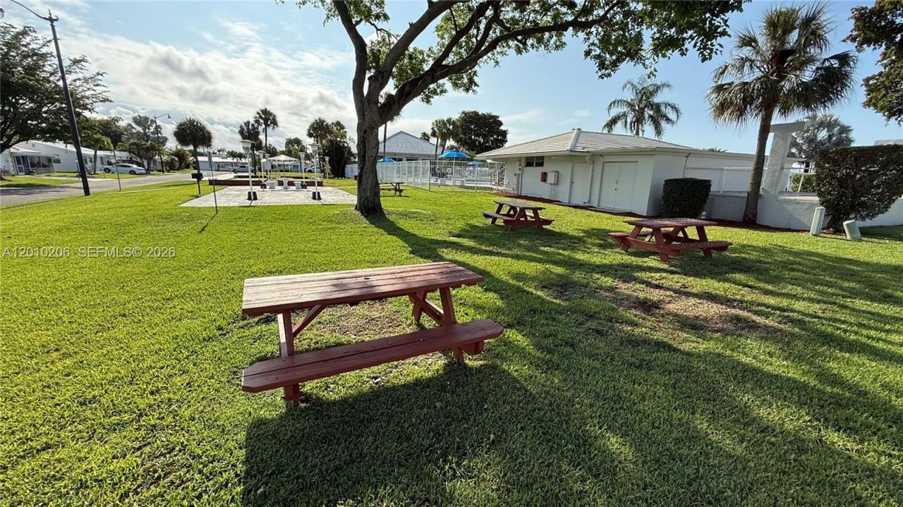 3021 NW 2nd Ave, Pompano Beach, FL 33064 Photo