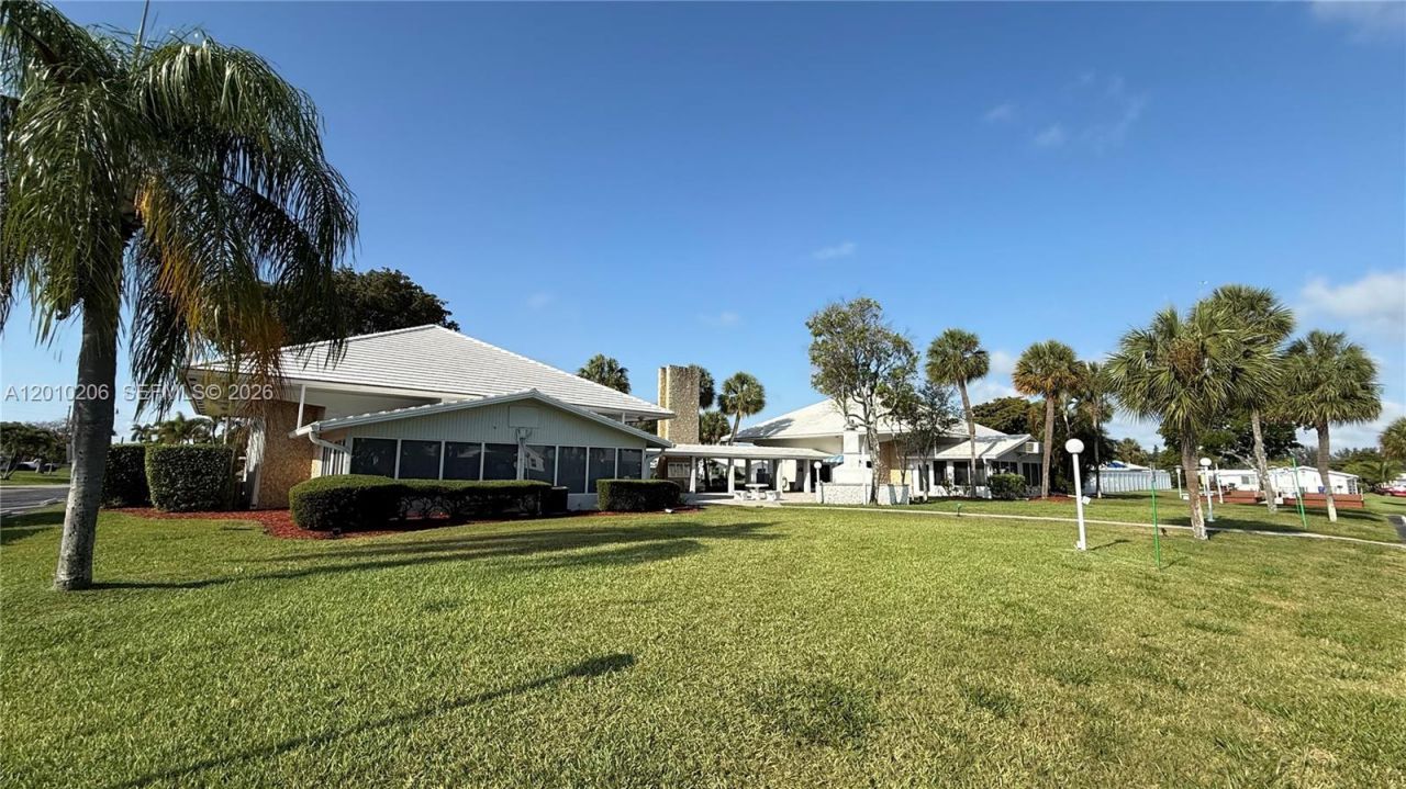 3021 NW 2nd Ave, Pompano Beach, FL 33064 Photo