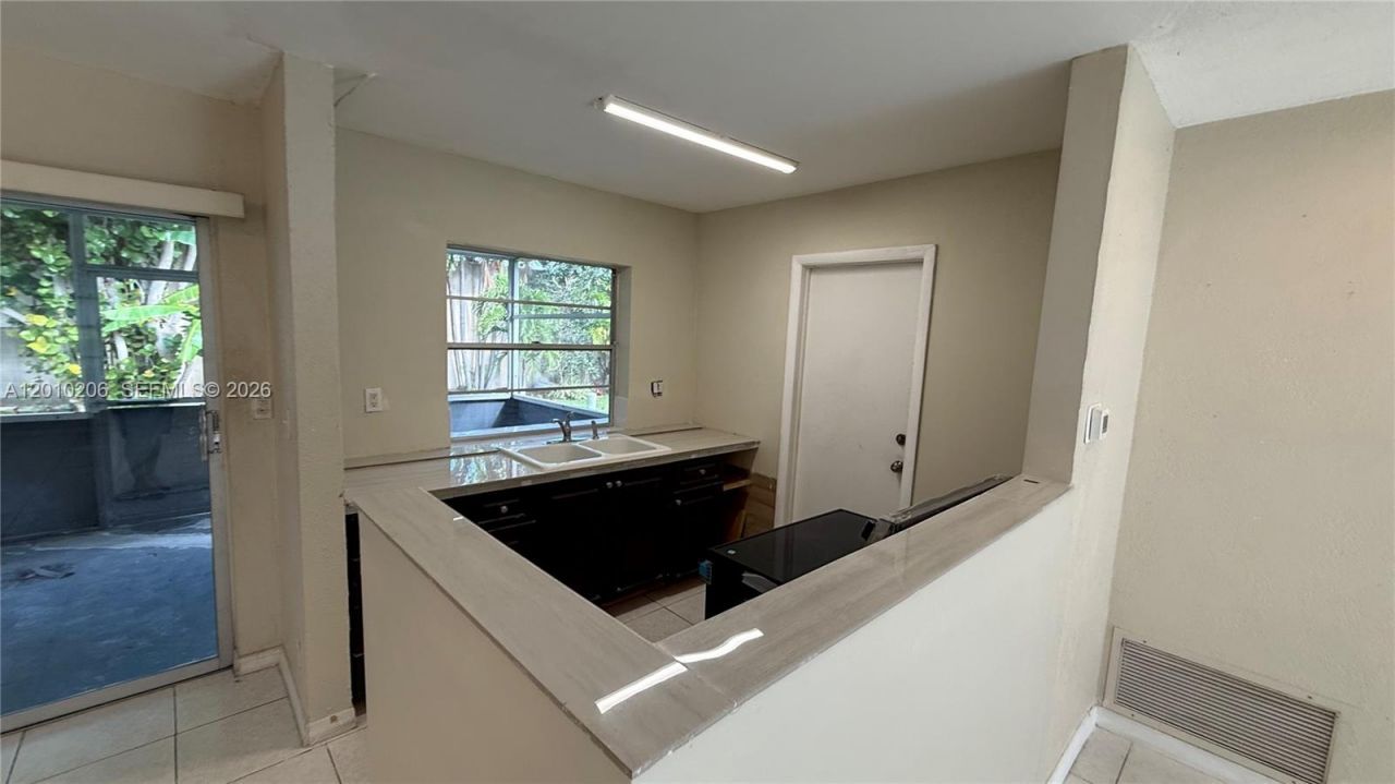 3021 NW 2nd Ave, Pompano Beach, FL 33064 Photo